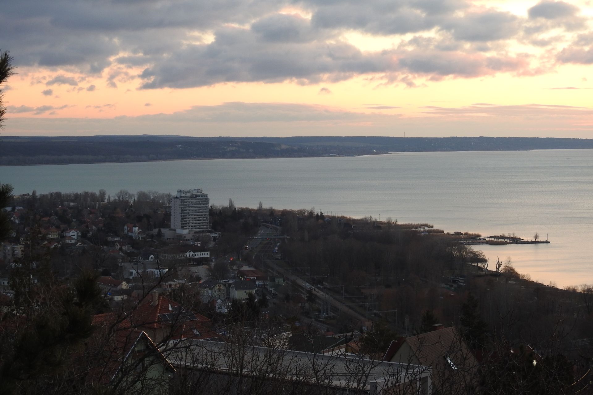 Még tiszta a kép ..