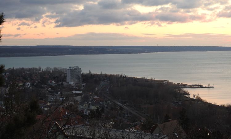 Még tiszta a kép ..